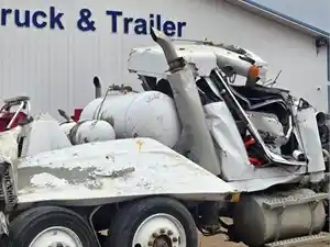 Salvage 2004 Kenworth W900 - SV-5