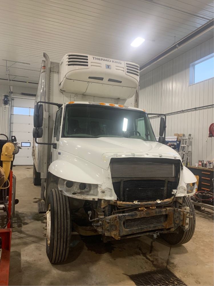2014 International DuraStar 4300 PREMIER USED TRUCK PARTS