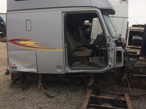 Salvage 2000 Volvo VNL - SV-56