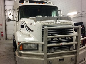 Salvage 2002 Mack CH613 - SV-62