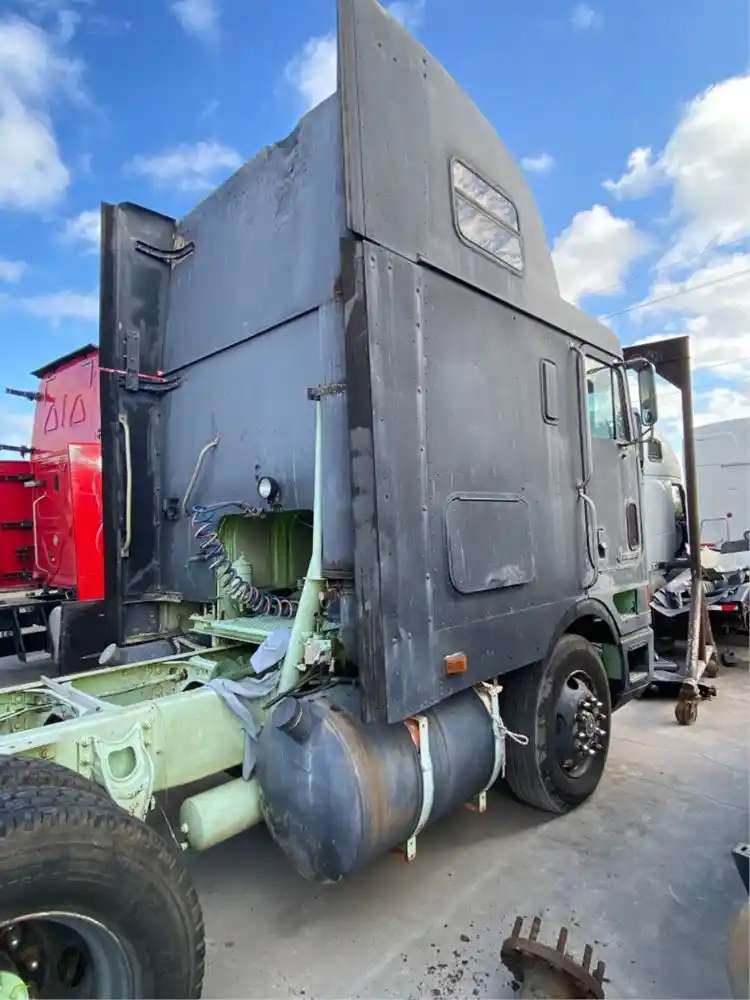 Salvage 1993 International 9700 Truck Tractor For Parts Corpus