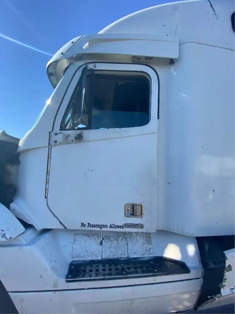 Salvage 1999 Freightliner CENTURY CLASS 120 Truck Tractor For Parts