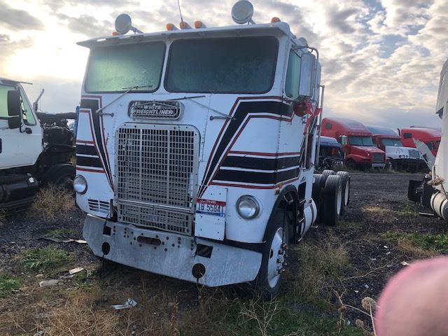 Freightliner  Cabover