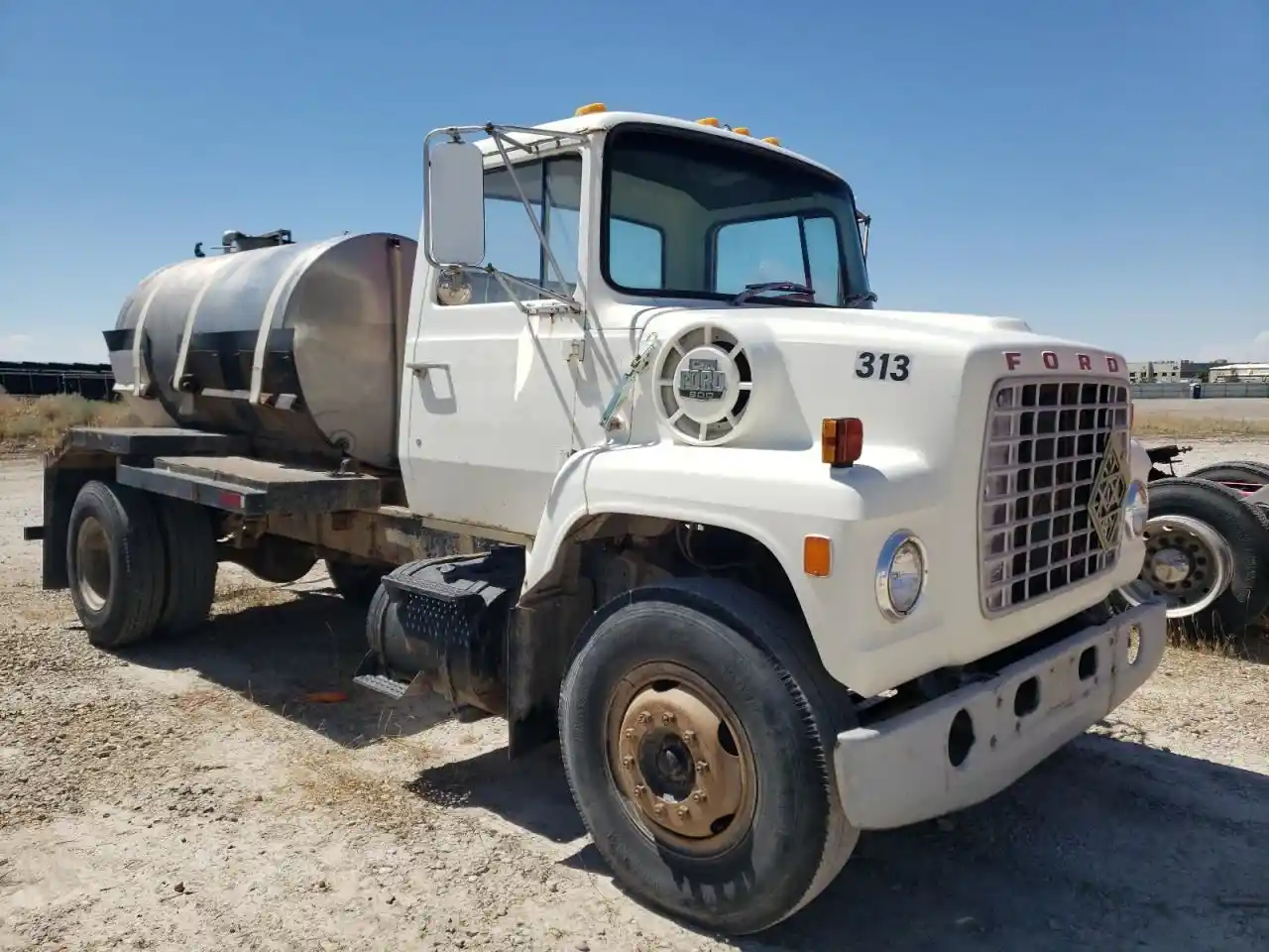 Ford  L800