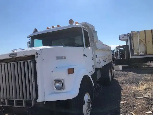 Autocar  ACL64