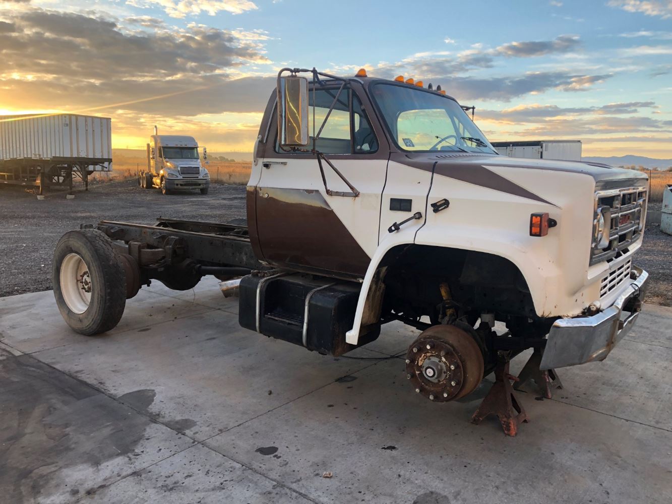 GMC  C7000