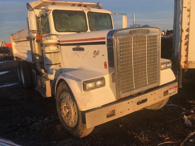 Freightliner  FLC