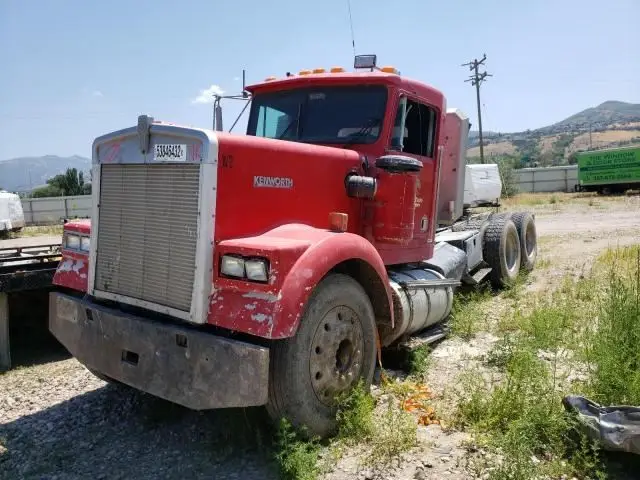 Kenworth  W900