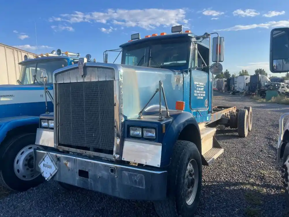 Kenworth  W900