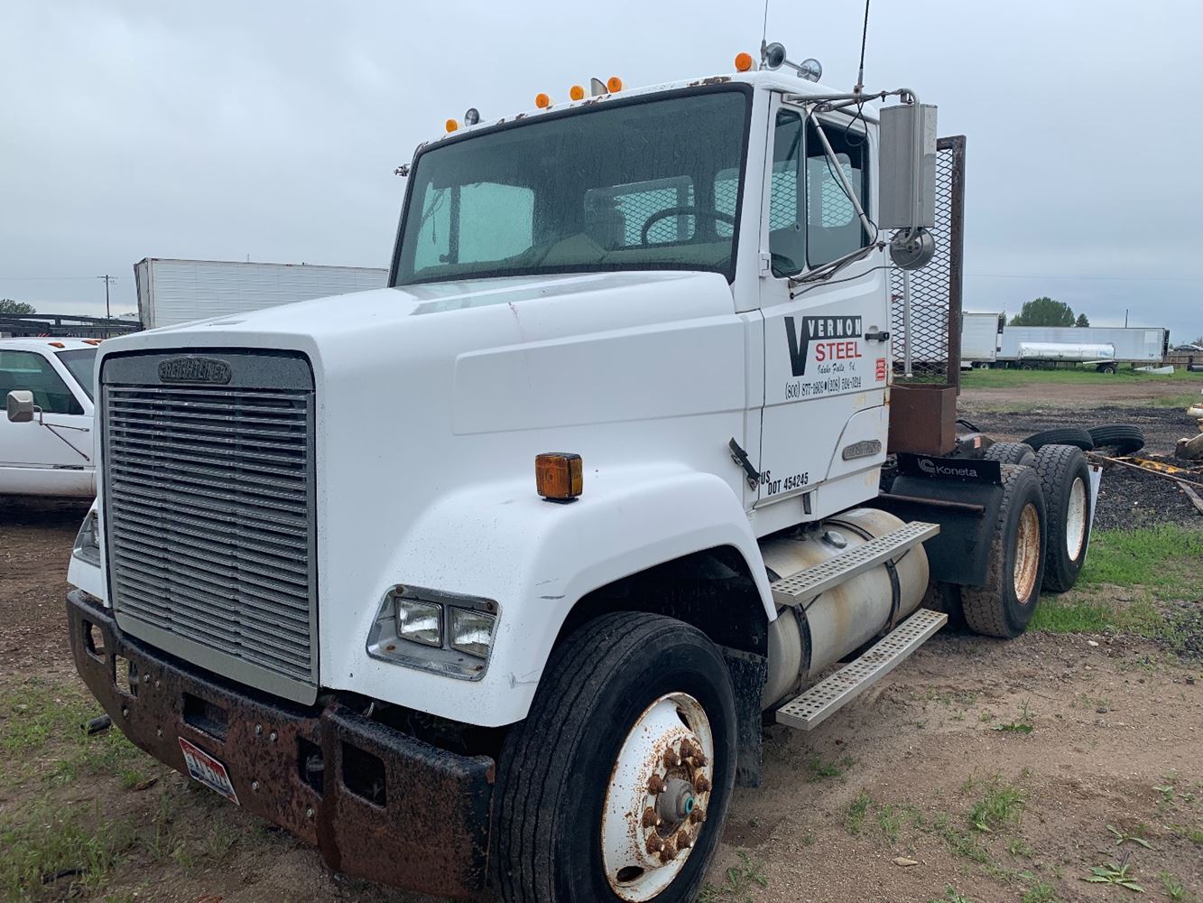 Freightliner  FLC112