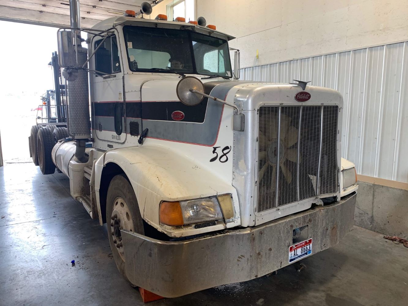 Peterbilt  377