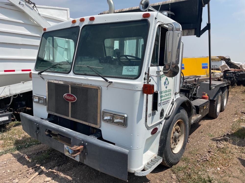 Peterbilt  320