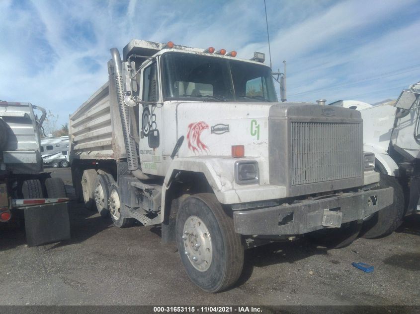 White  AUTOCAR ACL64