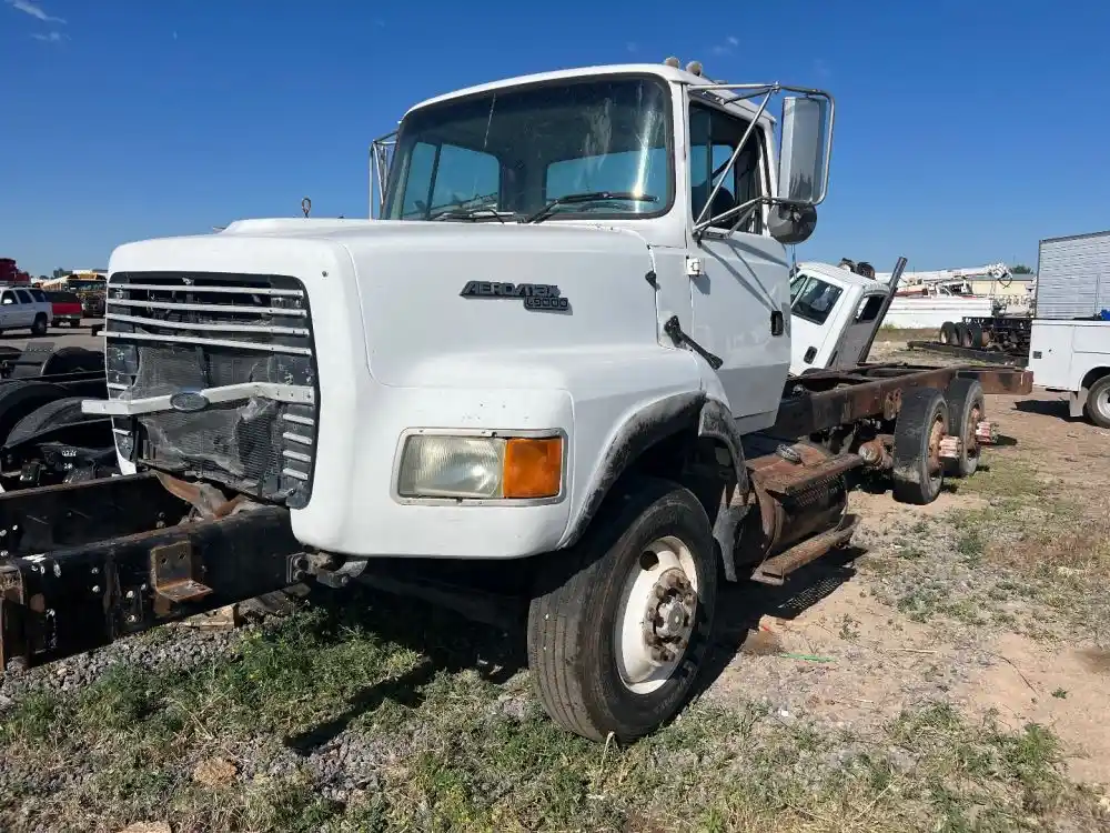 Ford  L9000