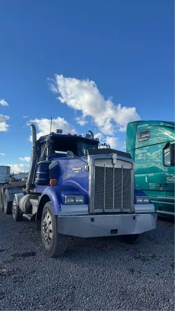 Kenworth  W900