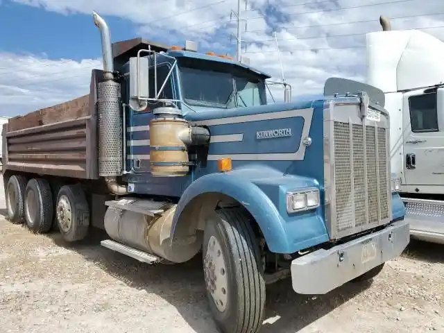 Salvage 1995 Kenworth W900 Truck Tractor 