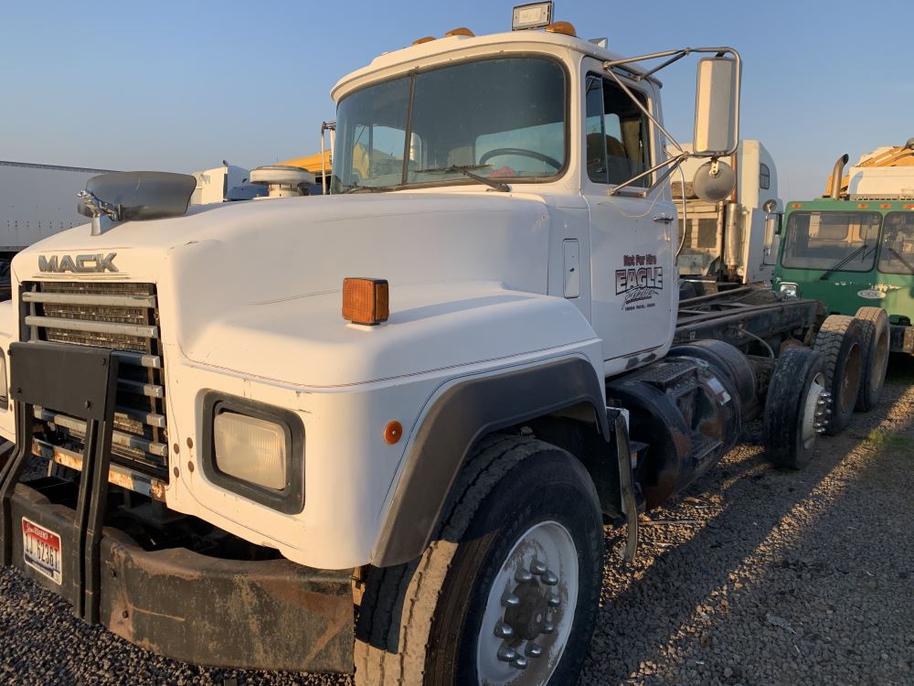 Mack  RD600