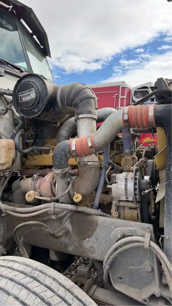 Image 6 of truck Salvage 1995 Peterbilt 378 Truck Delivery 