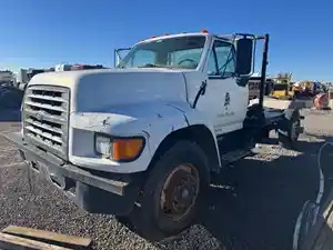 Salvage 1996 Ford F700 - 120224