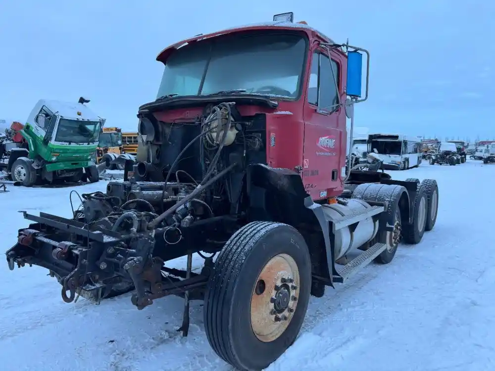 Mack  CH613