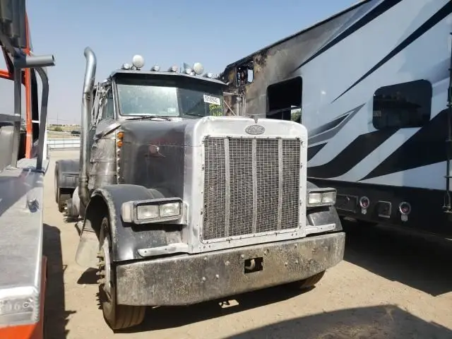 Peterbilt  379