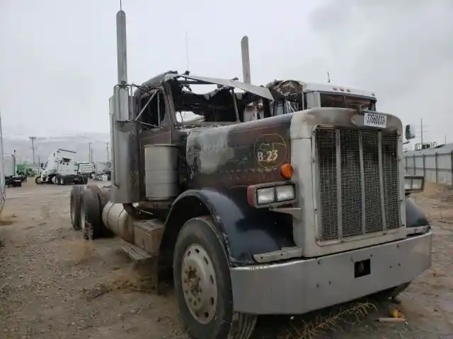 Peterbilt  379