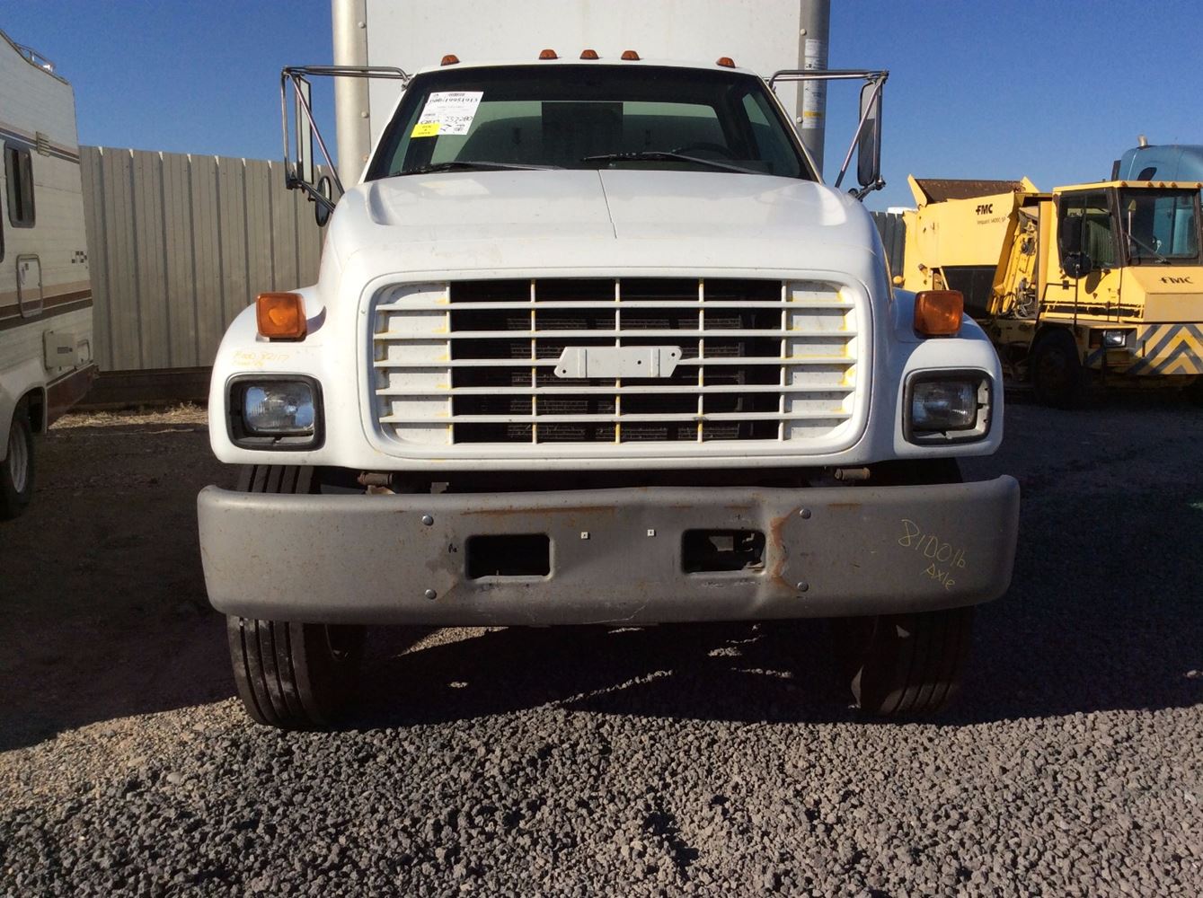 Salvage 1998 GMC C6500 Truck Delivery 