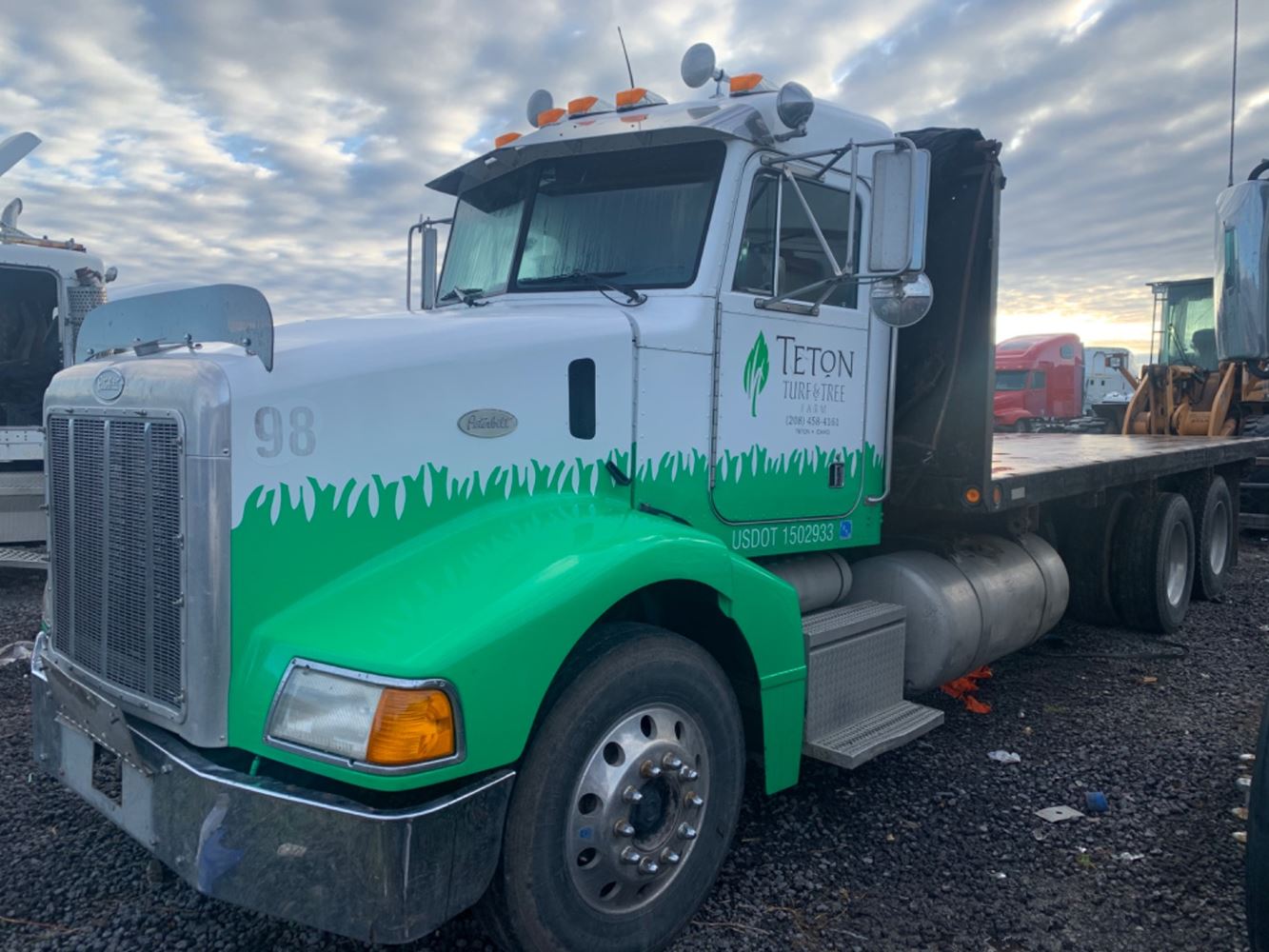 Peterbilt  385