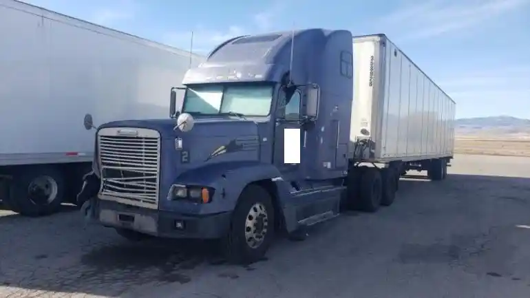 Freightliner  FLD120