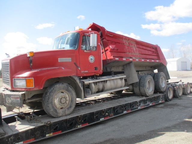 Mack  CL713