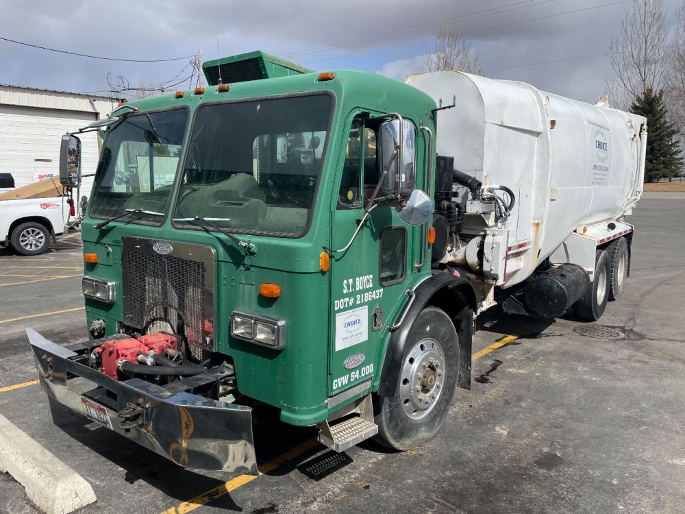 Peterbilt  320