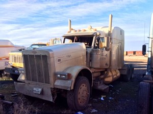Salvage 1999 Peterbilt 379EXHD - 121514