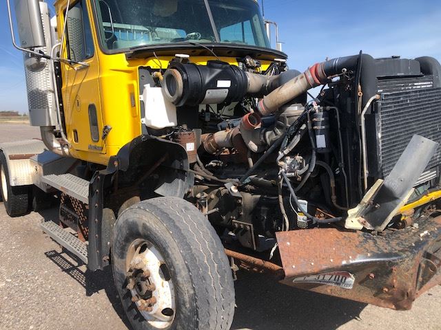 Mack  CL713