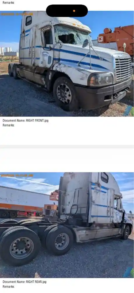 Image 2 of truck Salvage 2001 Freightliner C120 Truck Tractor 