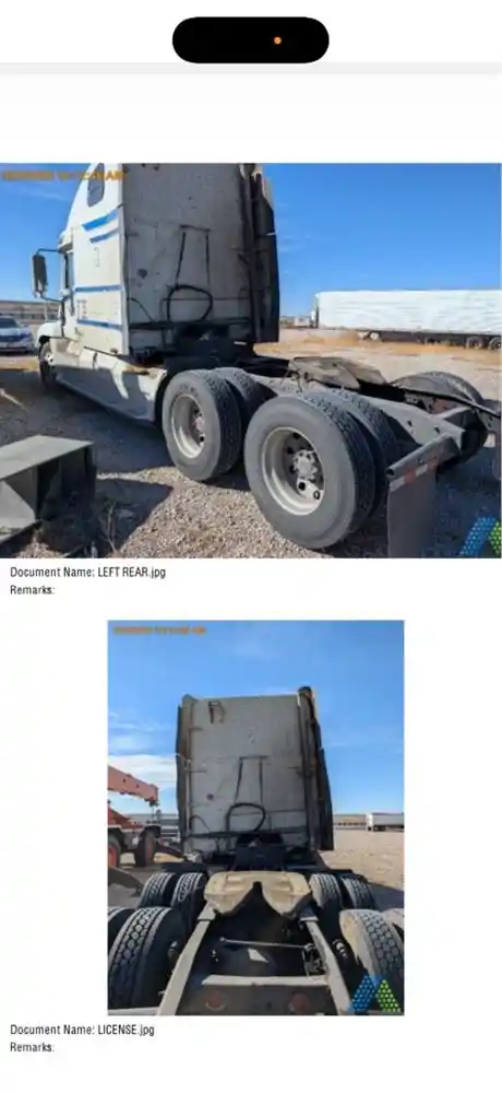 Image 3 of truck Salvage 2001 Freightliner C120 Truck Tractor 