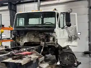 Salvage 2001 Freightliner FL80 - 111125
