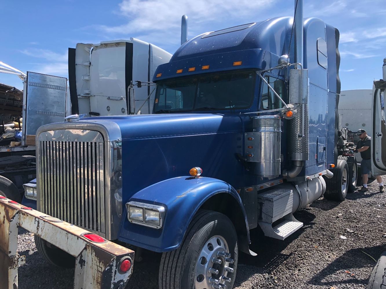 Freightliner  FLD132 XL CLASSIC