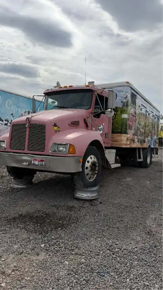 Kenworth  T300