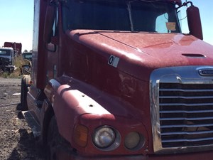 Salvage 2002 Freightliner ST120 - 72317