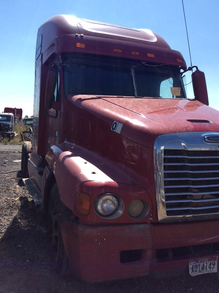 Freightliner  ST120