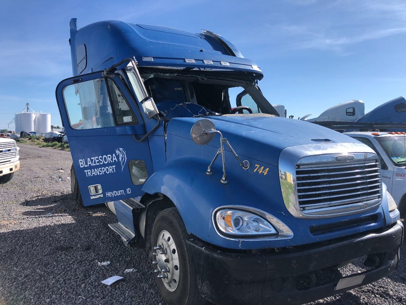 Freightliner  CL120 Columbia