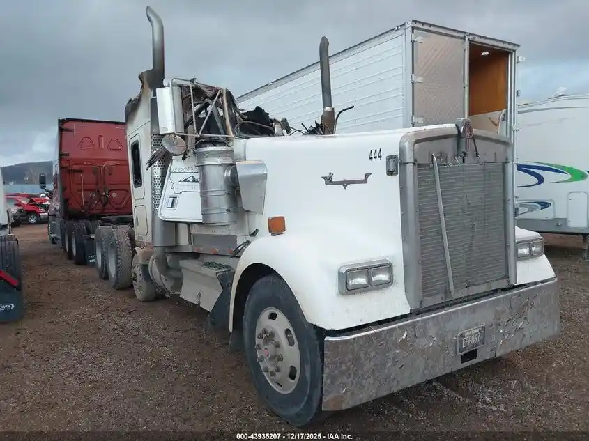 Kenworth  W900