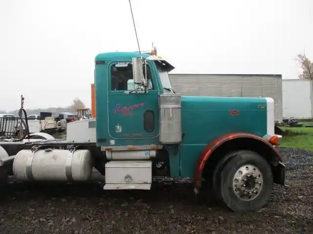 Peterbilt  379