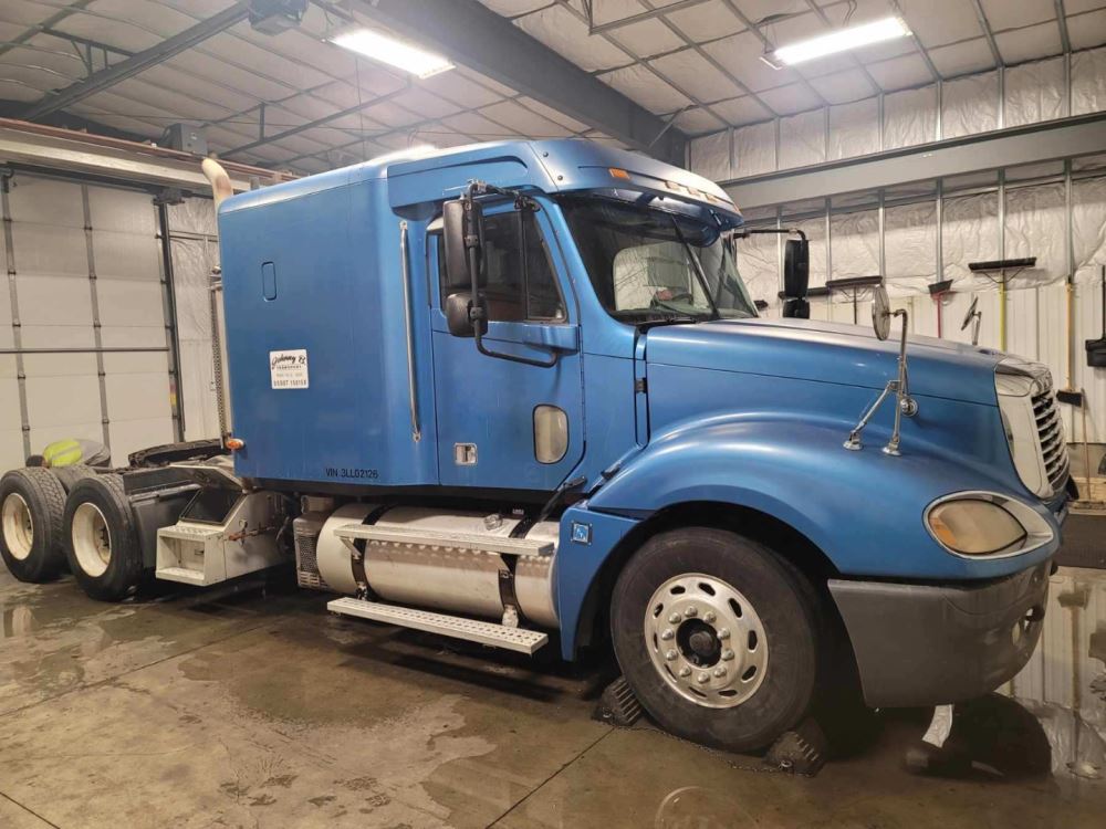 Freightliner  COLUMBIA 120