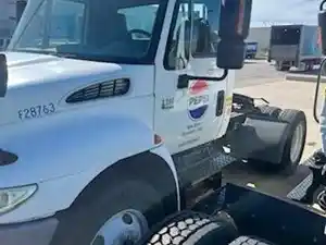 Salvage 2003 International 4300 - 100524