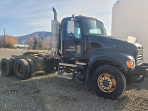 Salvage 2003 Mack CV713 Granite - 40821