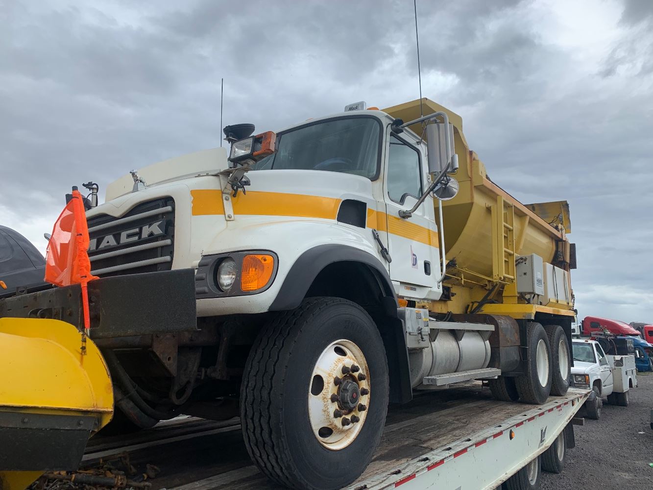 Mack  CV713 Granite