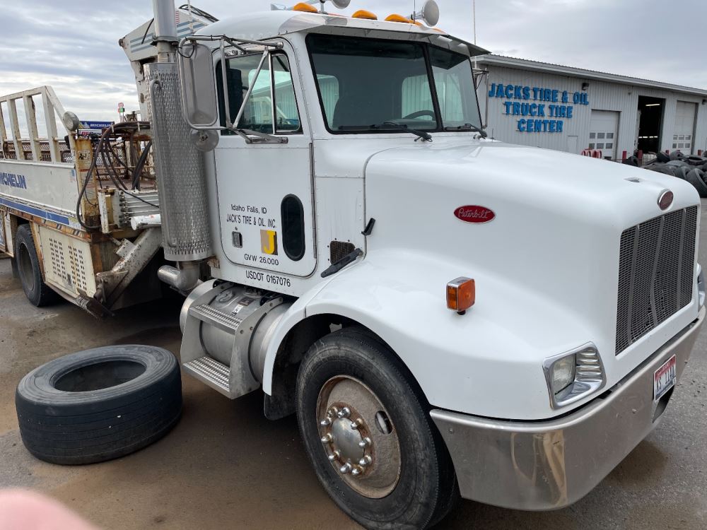 Peterbilt  330