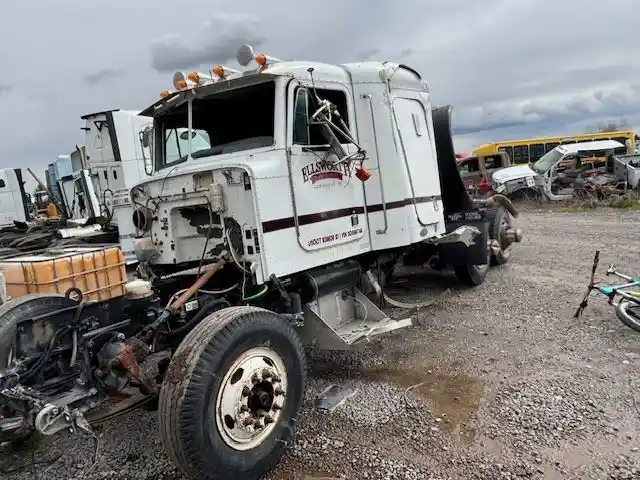 Peterbilt  379