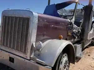 Salvage 2003 Peterbilt 379 - 51126